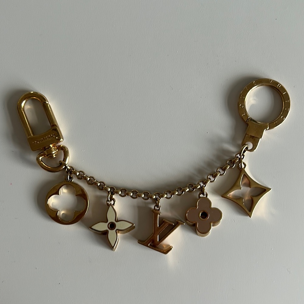 Louis Vuitton bag chain